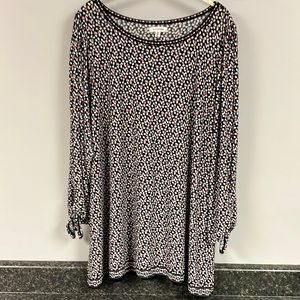 Max Studio Black and White Patterned Top